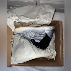 Adidas Yeezy BSKTBL QNTM - Size 11
